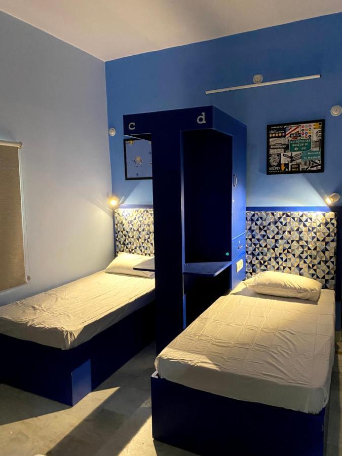 Ostello Backpackers Den Lucknow Esterno foto