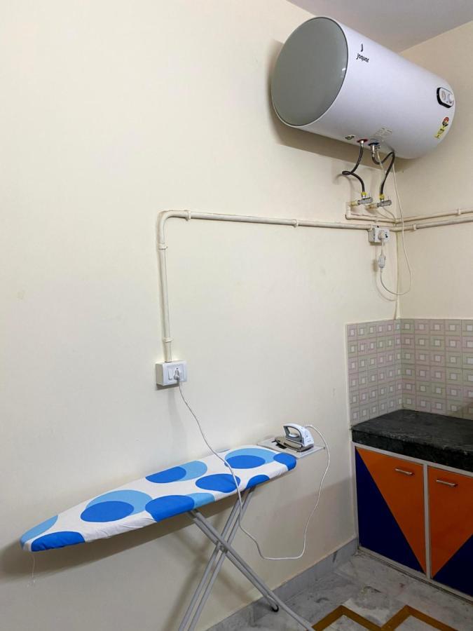 Ostello Backpackers Den Lucknow Esterno foto